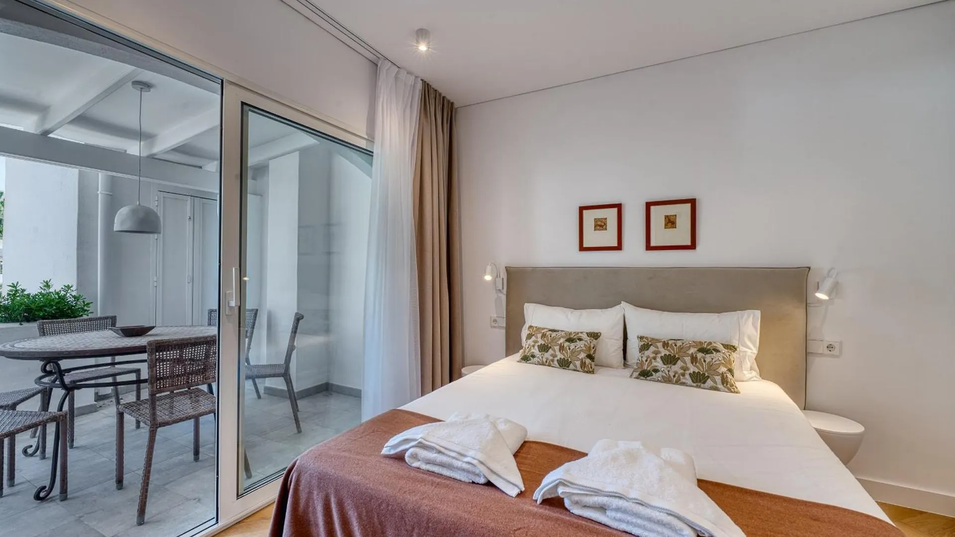 1081 Luxurious Beachfront Penthouse With Private Jacuzzi 마르베야 0*,  스페인