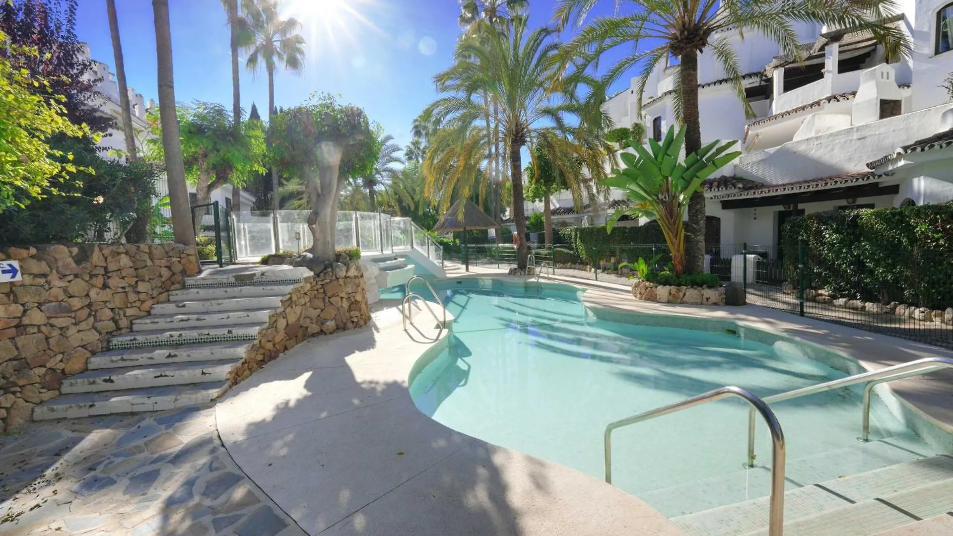 1081 Luxurious Beachfront Penthouse With Private Jacuzzi Marbella Appartement
