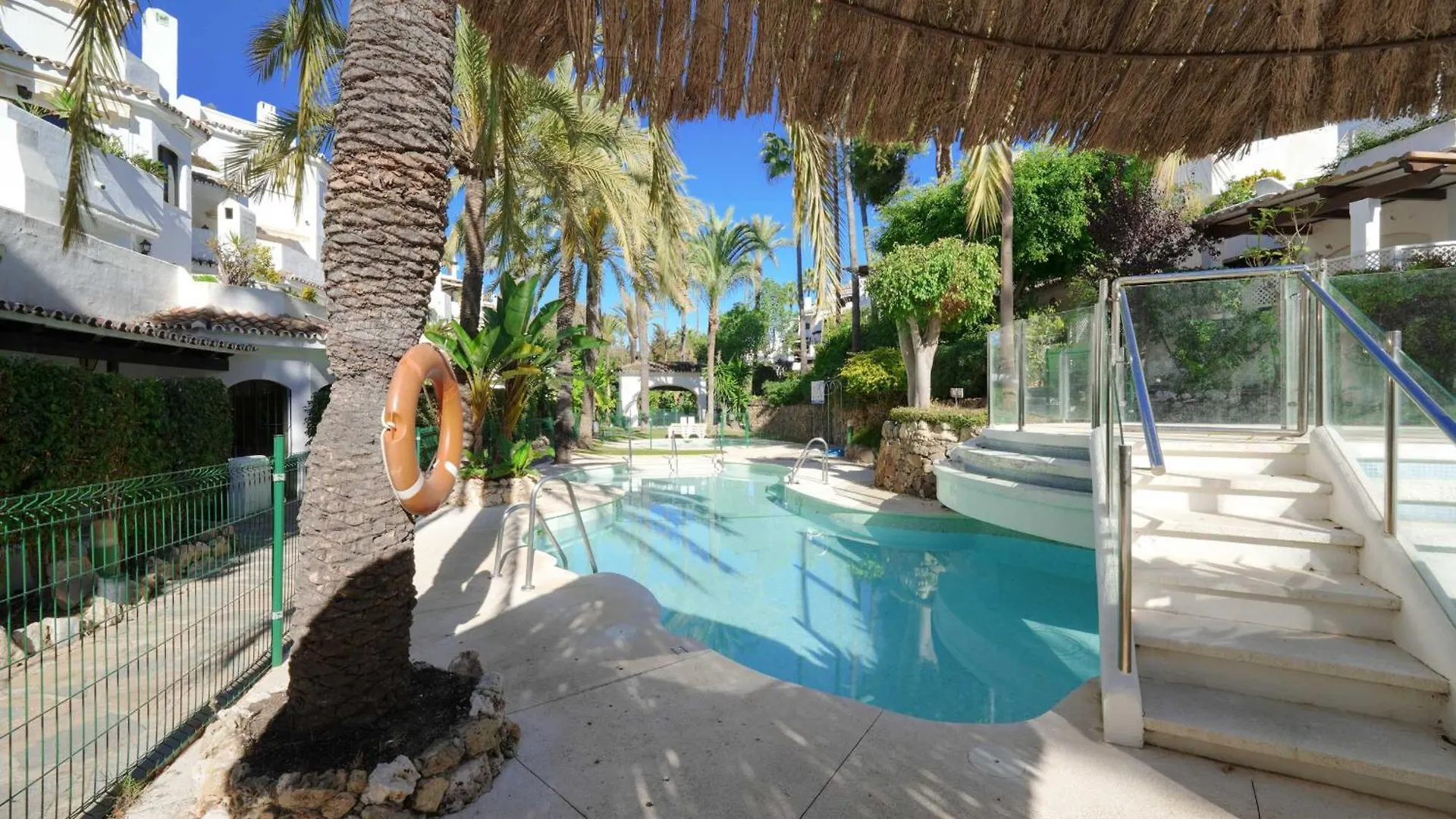 Appartement 1081 Luxurious Beachfront Penthouse With Private Jacuzzi Marbella Spanje